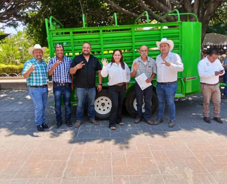 En Cerritos sí hay apoyos  para agricultores y ganaderos
