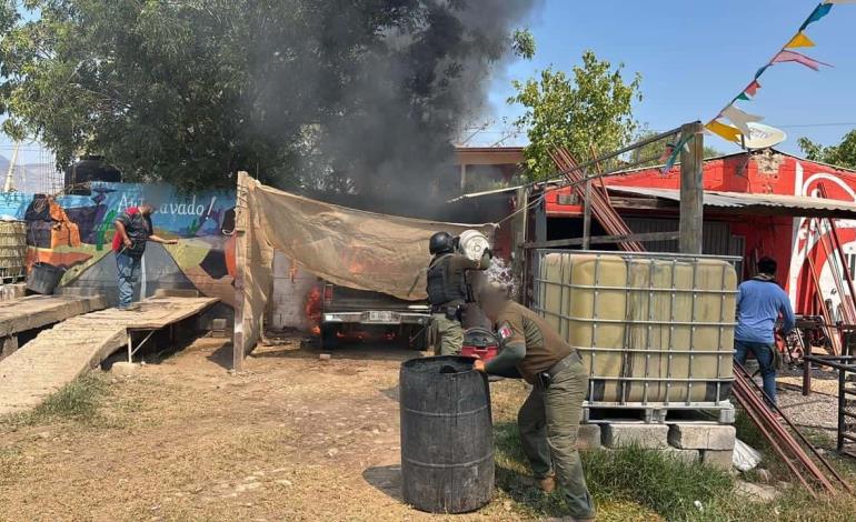 SE QUEMÓ  CAMIONETA