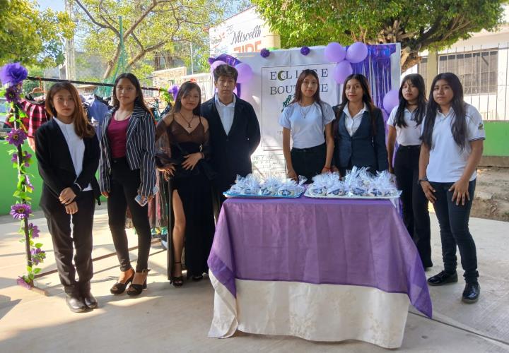 Alumnos presentan exposición de proyectos de la Capacitación