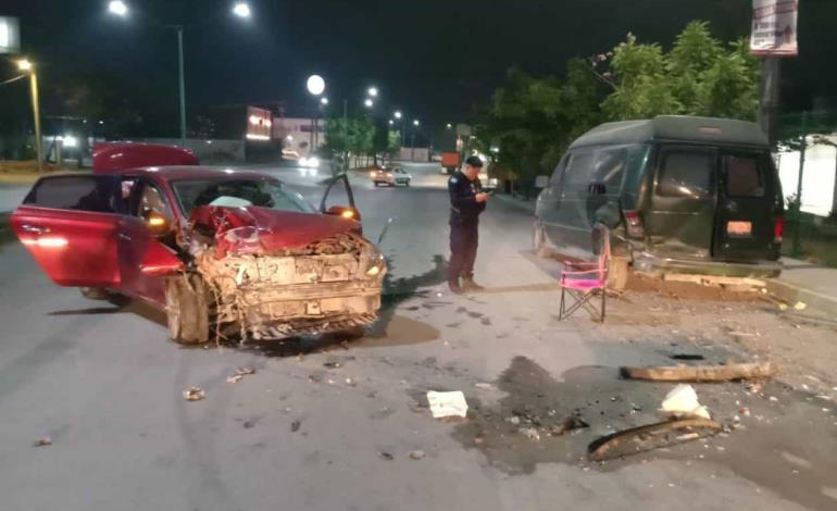 Vehículo destrozado en brutal accidente          