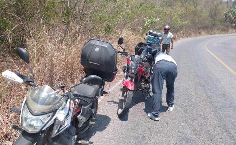 Motociclistas se dan apoyo mutuo