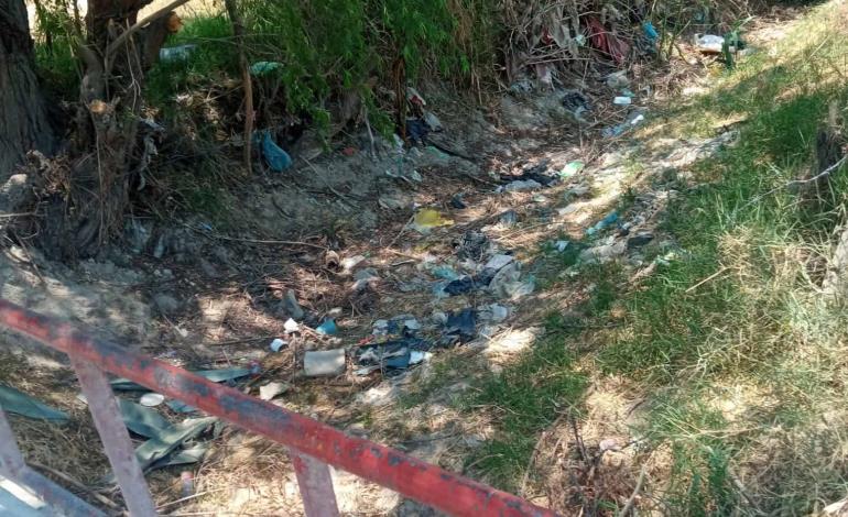 Contaminan   los arroyos