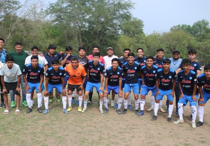 Rugió Panteras-Uniformes el 13 campeón en fut del Amajac
