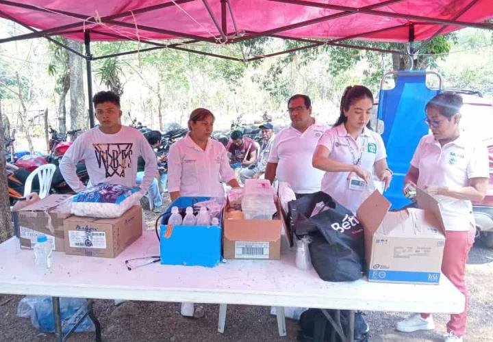 Atiende JS a voluntarios tras incendio en Tamán