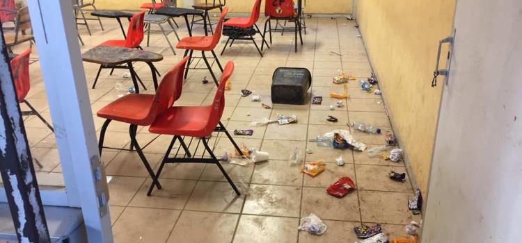 Escuelas se quedan sin estudiantes Escuelas se quedan sin estudiantes