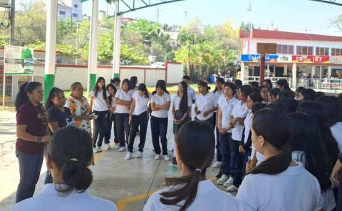 Plática de concientización otorgada a alumnos del CBTis 187