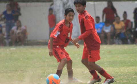 A. Lavado la Huerta vs. Deportivo Sol por el título del futbol infantil B