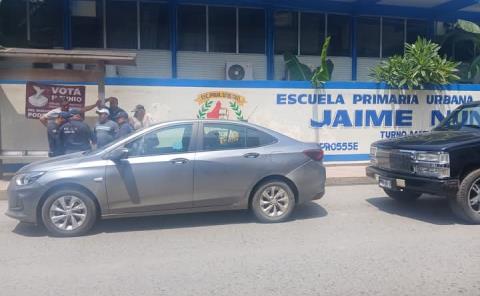 Choque por alcance en Av. Juárez deja solo daños materiales