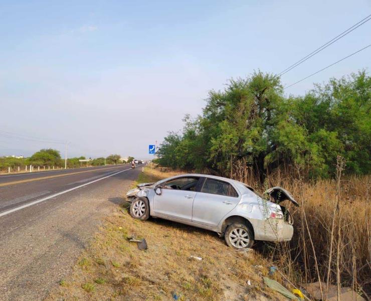Abandonaron auto volcado

