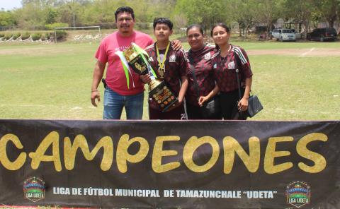 Marlon Ávila tricampeón en el balompié infantil B
