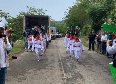 Alumnos del COBACH 21 presentaron la tradicional Danza de las Varitas 