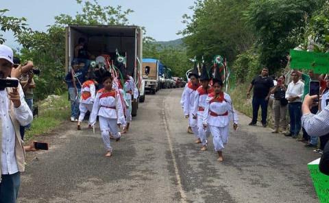Alumnos del COBACH 21 presentaron la tradicional 