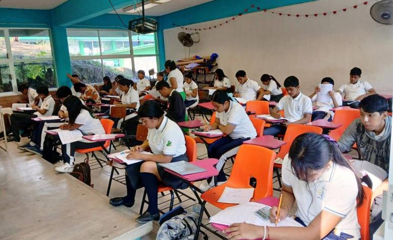 Estudiantes del Cobach 21 presentan examen DOMINA-BACH