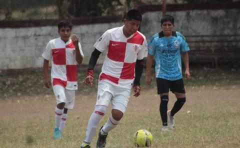 Lázaro Cárdenas 12-0 al Resto Total Chicos Potros 5-0 a Hcos. de Corazón