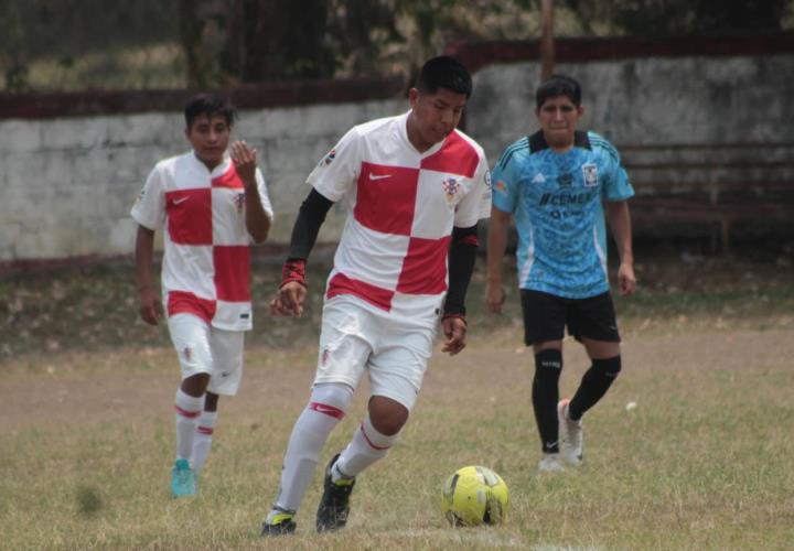 Lázaro Cárdenas 12-0 al Resto Total Chicos Potros 5-0 a Hcos. de Corazón