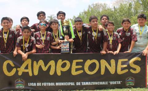 Premiaron a lo mejor de balompié infantil B