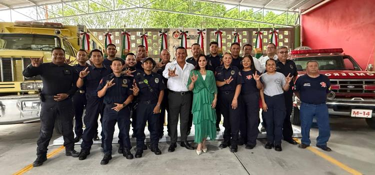 Inauguraron techadoen base de bomberos Inauguraron techadoen base de bomberos