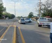 Impactaron auto y una camioneta