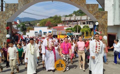 Obispo Roberto Yenni García realizó visita pastoral a Axtla de Terrazas
