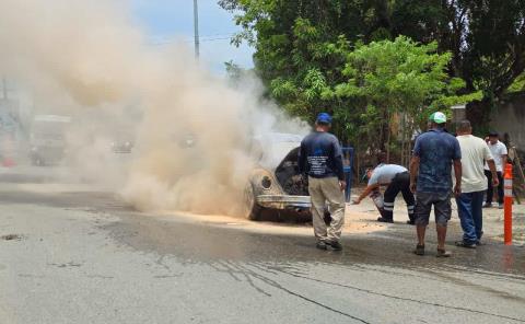 Vehículo se incendió Tamazunchale–San Martín
