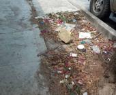 Banquetas sucias  en algunos barrios 