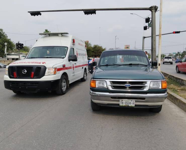 Camioneta embistió a repartidor de pizza