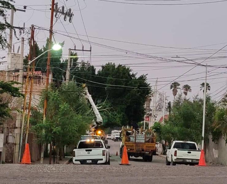 Fallas eléctricas en diversas colonias 
