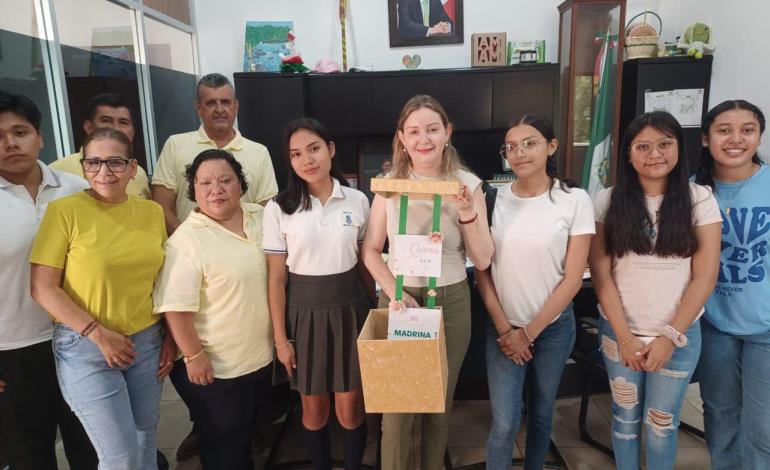 Marichuy recibe invitación como madrina del COBACH 21