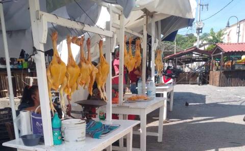 Sube el precio de la carne de pollo en San Martín Chalchicuautla