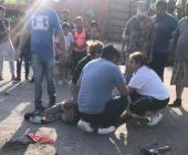 Destrozó su moto  contra camioneta 