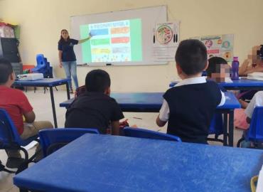 IMPARTIERON TALLER  SOBRE EL RECICLAJE