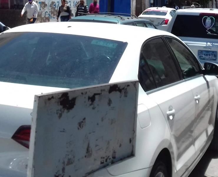 Piden retirar los
objetos estorbo
