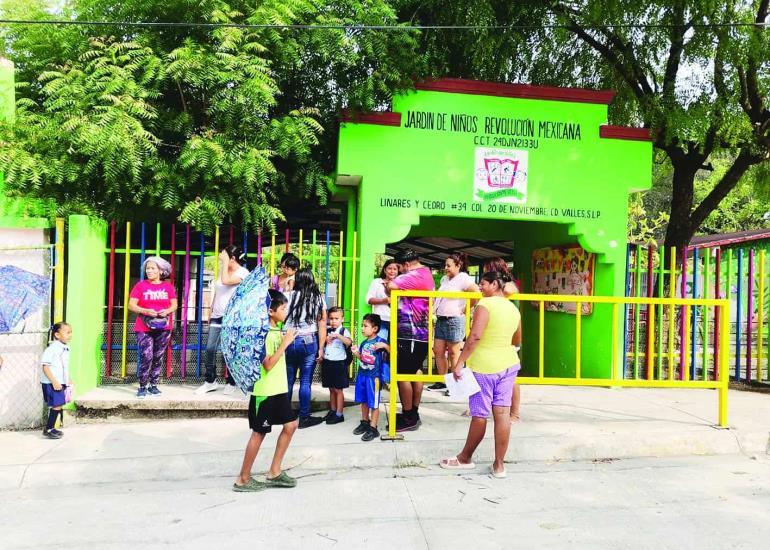 Cerraron una escuela