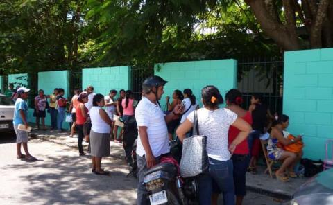Tráfico de influencias  en escuelas de la ZM
