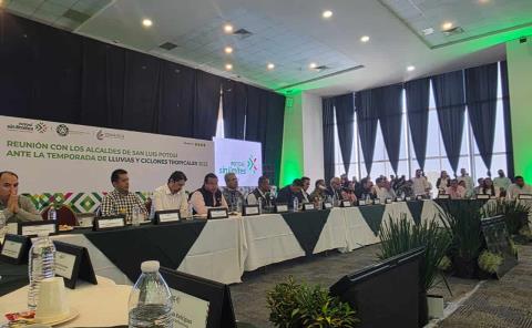 Presente alcalde en reunión estatal 
