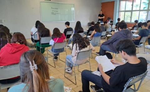 Muchos jóvenes no continuarán estudios... por pobreza 
