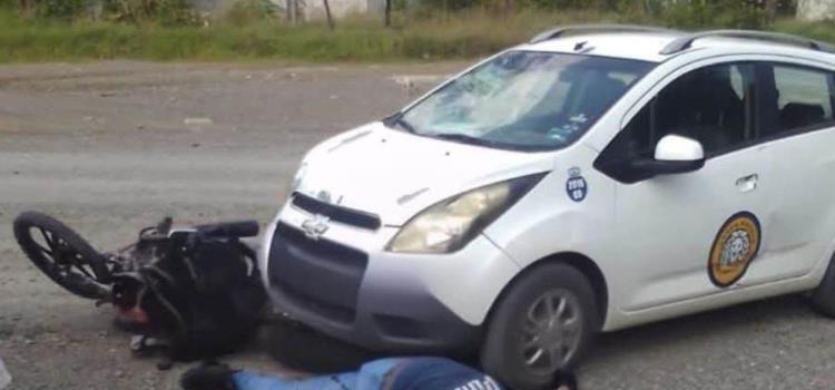 Herido en choque joven motociclista Herido en choque joven motociclista