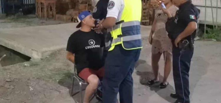 Chocó motociclista contra una camioneta Chocó motociclista contra una camioneta