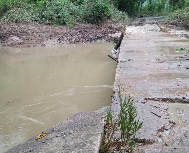 Urge reparación de puente Vado
