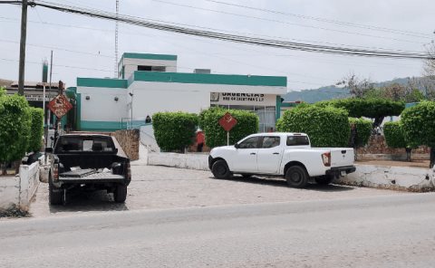 Llegó sin aliento: hombre muere camino al hospital IMSS