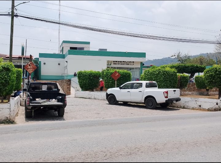 Llegó sin aliento: hombre muere camino al hospital IMSS
