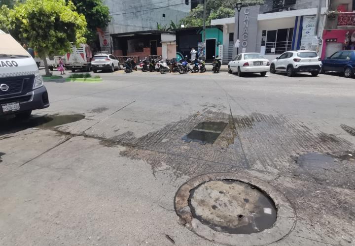 Piden drenar escurrimiento de aguas pestilentes