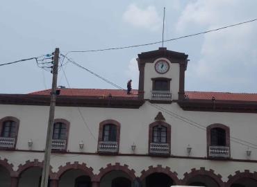 Realizan mantenimiento en la Presidencia Municipal