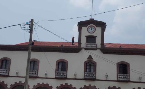 Realizan mantenimiento en la Presidencia Municipal