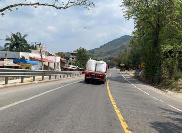 Exceso de topes obliga a conductores a maniobras peligrosas