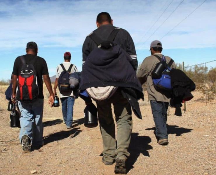 Sigue emigración  de jóvenes a EU
