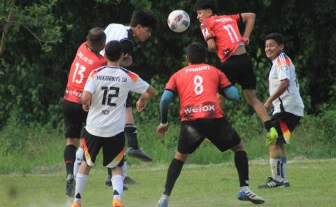 Makanakis GR ganó a Porcinos FC 5 a 3 al concluir fase regular