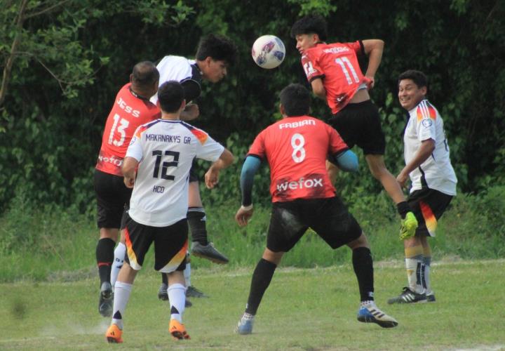 Makanakis GR ganó a Porcinos FC 5 a 3 al concluir fase regular