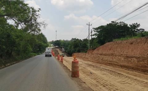 Denuncian uso de material de baja calidad en obra carretera Tamazunchale–Chapulhuacanito