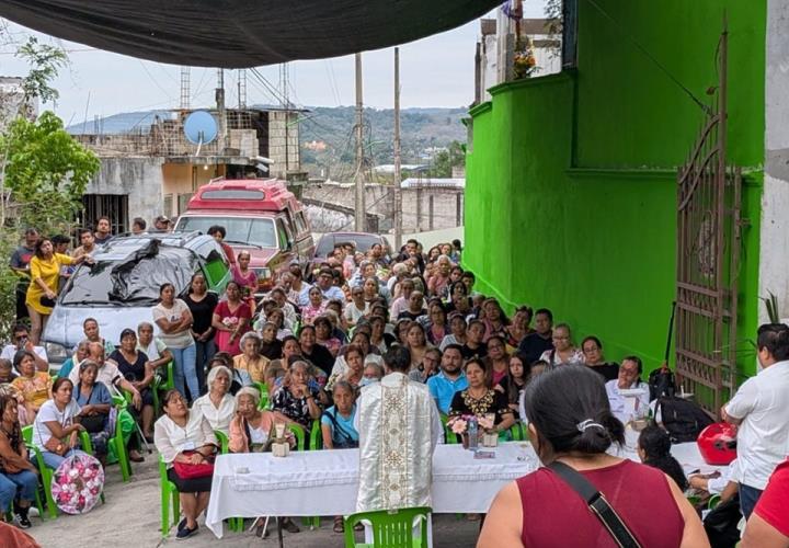Honrarán a memoria de padres difuntos con misa